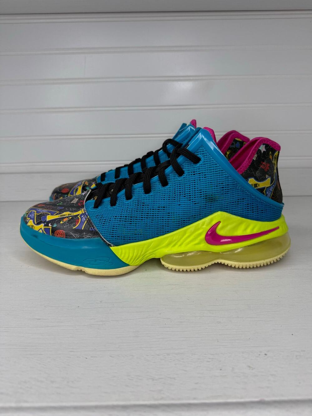 Nike LeBron 19 Low LeBronival Men’s Size 11 DM1058-500 Blue Volt Pink